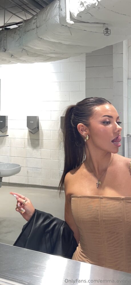 Emma Avery star pretty galleries