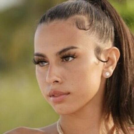 Tiny Sosa model best images