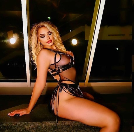 Romanian Model perfect actress pictures