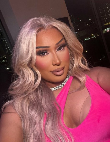 Alexistheedoll pornstar high quality gallery