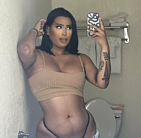 Alexistheedoll erotic star pictures