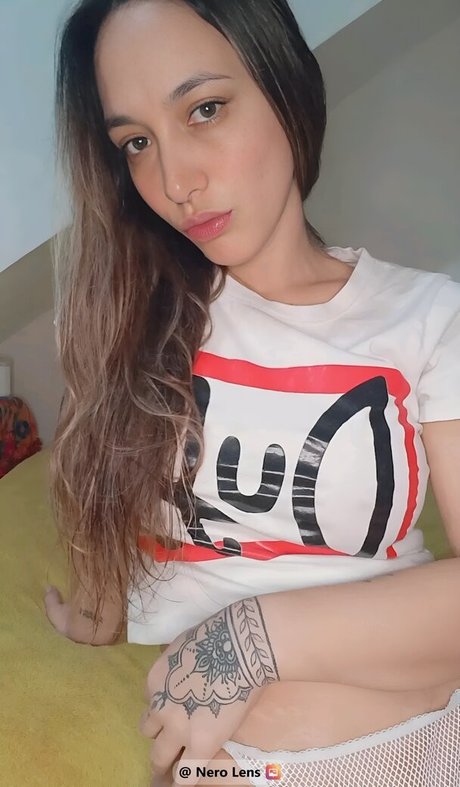 Melani Poisa naked model photos