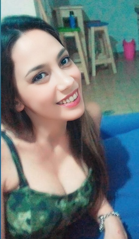 Melani Poisa erotic star pic