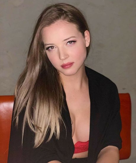 Maya V Henry model porn pic