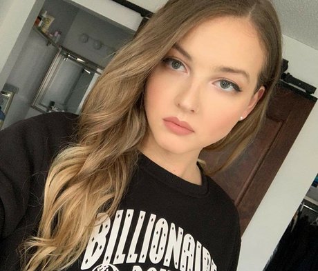 Maya V Henry pornstar exclusive photo