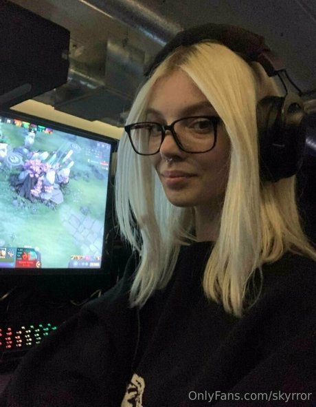 skyrror model porn photo