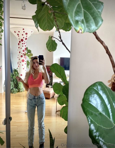 Ellory Smith beautiful model img