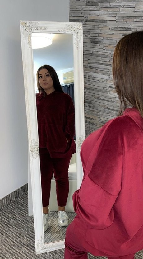 ariamoreu art star img