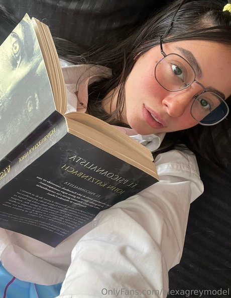 zoelushmodel art star photo