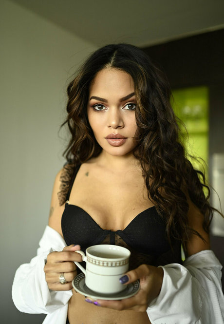 olivia jones2 nudes actress photo