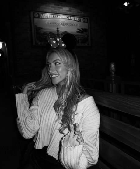 Clara Gomez hot model img