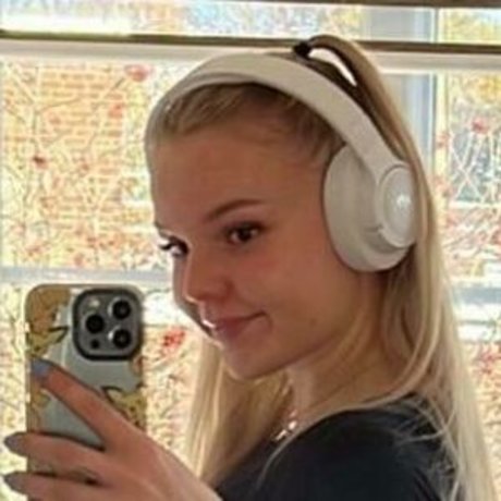 MommyMewtwo pornographic star pics