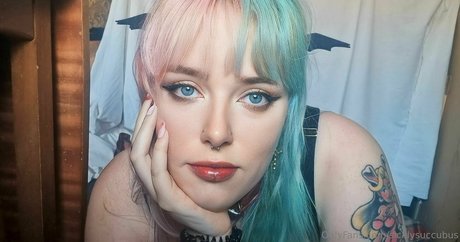 sicklysuccubus star naked image