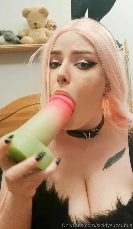 sicklysuccubus model nice photo