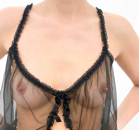 Leanne Fabian nude actress gallery