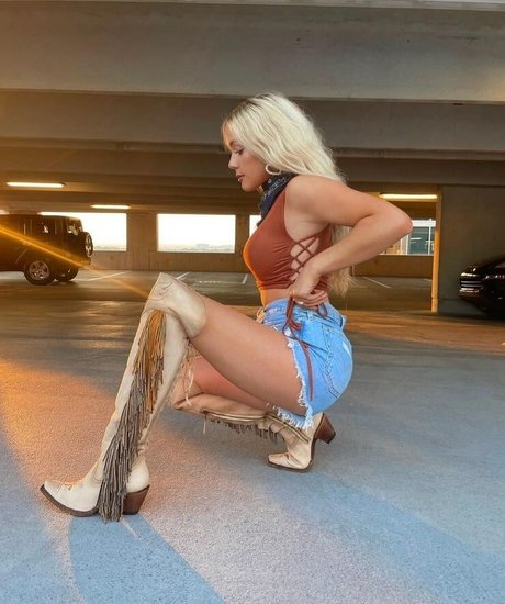 Megan Moroney star hd galleries