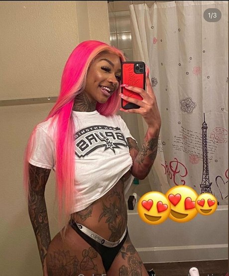 luvenchanting model naked pics