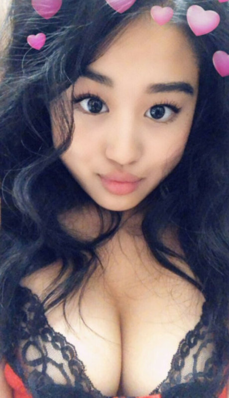 Leanna Yang hot actress pic