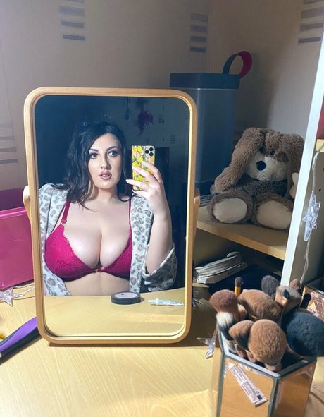 Eva Elizabeth top star photo