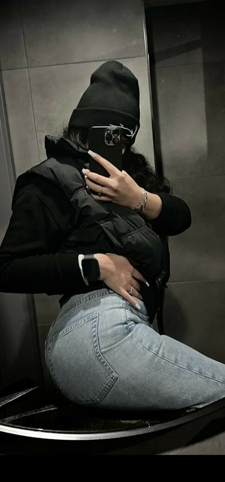 yasilisches naked pornstar images