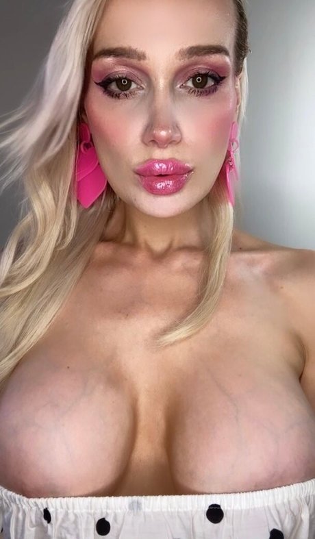 Shera Balboa top model pic