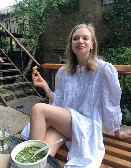 Annie Kinshova pornstar exclusive img