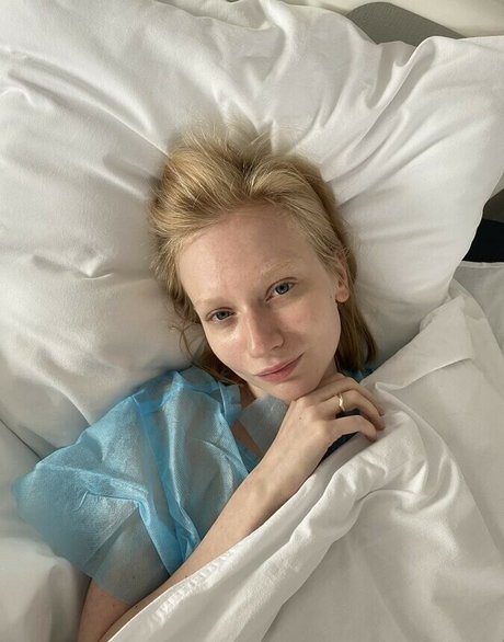 Annie Kinshova Profile pic