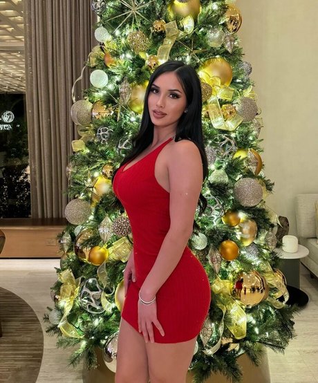 anissagodina perfect actress picture