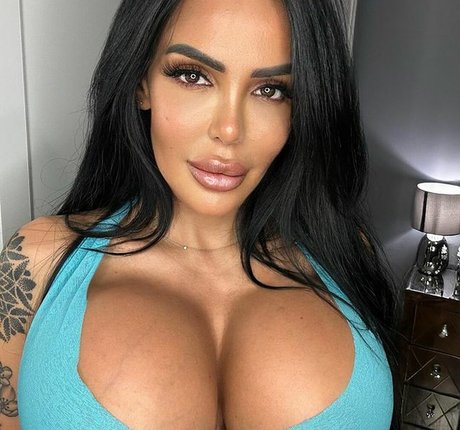 Holly James hd star photos