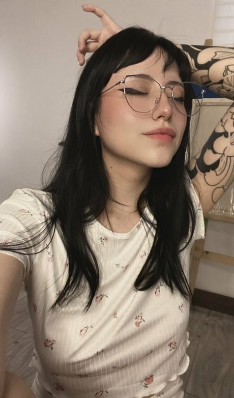 Midori__San adult model picture