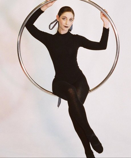 AlexandraQnin model pretty pictures