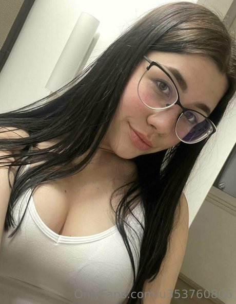 littlewaiifu pornstar naked img