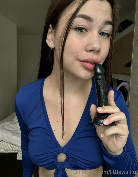 littlewaiifu porn star img
