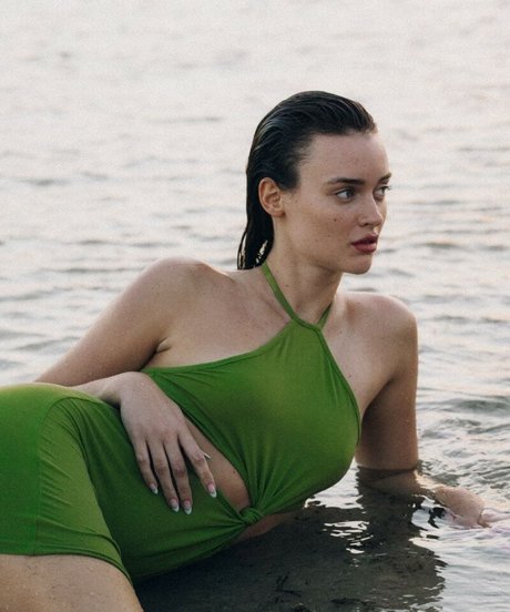 Karin Simanovski star exclusive galleries