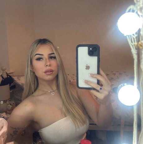 Lucy Scales free pornstar img