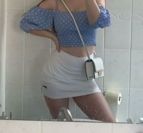 Lucy Scales star adult images