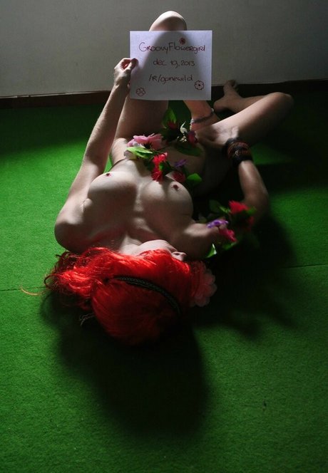 GroovyFlowerGirl perfect model image