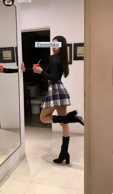 Nosoyluksi pornstar pretty photo