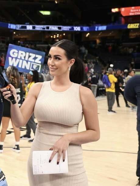 Kelcey Wright adult model img