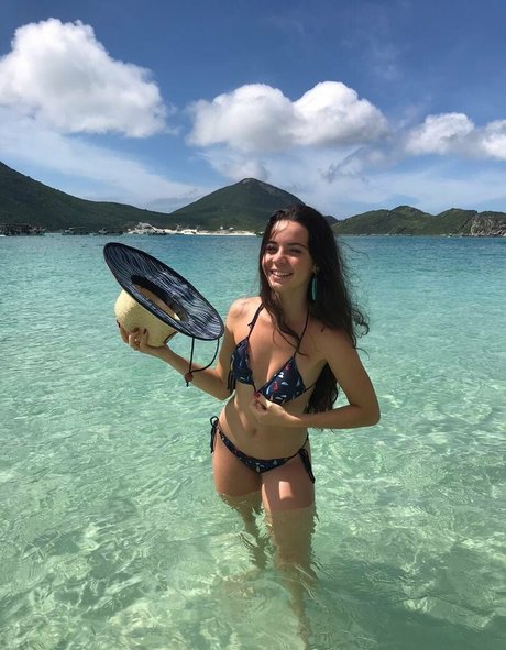 Julia Linhares perfect actress photo