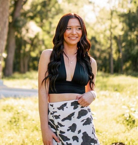 megreilyy pornstar nude image