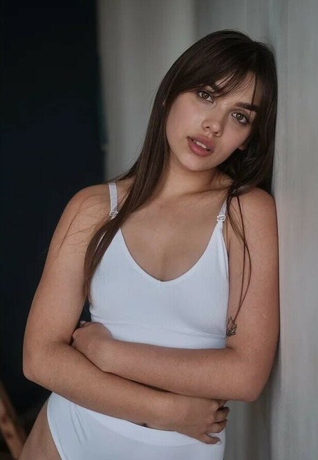 Nemmy Horin pornstar nude img