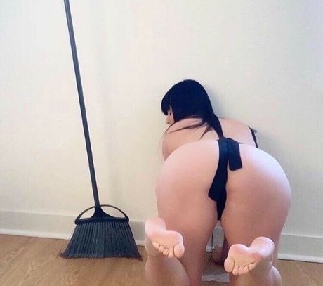 Latina Twin Sisters beautiful actress photos