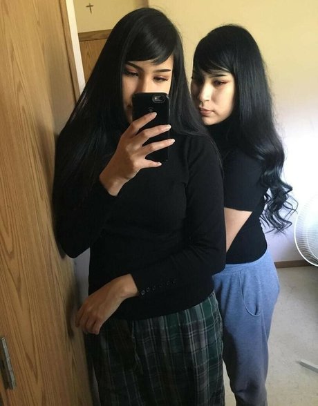 Latina Twin Sisters free model archive
