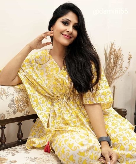 Damini Arora star erotic picture