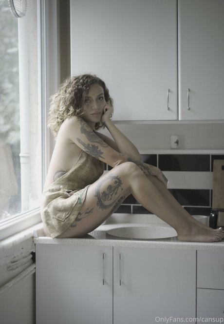 Tugce Cansu Parlak pornstar art photos