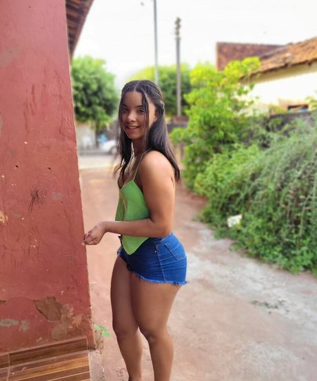 lucyluxonlyyyyy star pornographic image