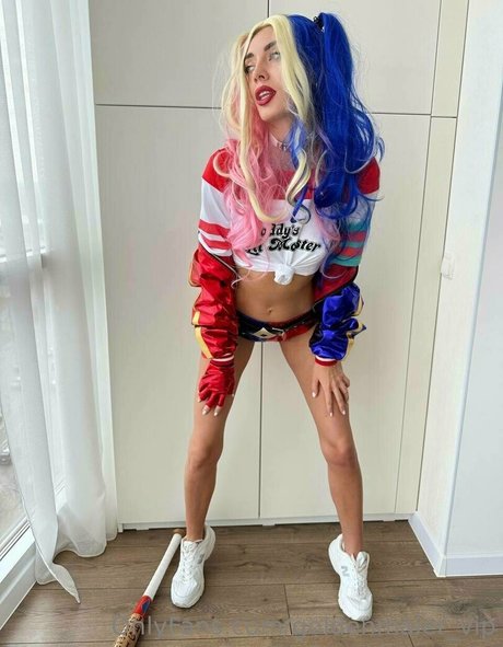 Sexy Maier model perfect pics