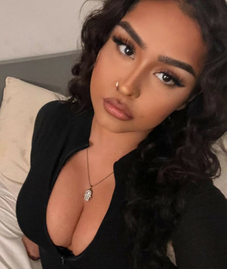 Fijiwatter pretty actress galleries