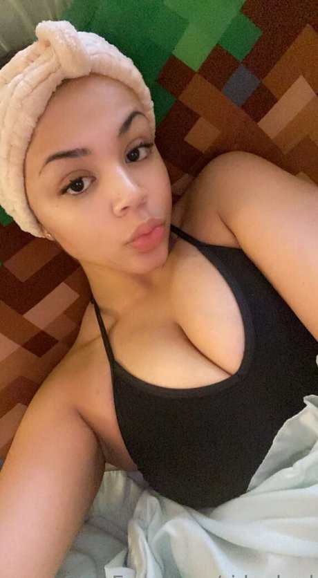 ri leaked model naked photos